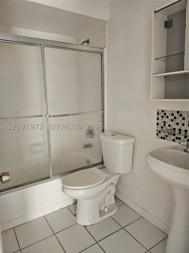 Building Photo - 4907 SW 137th Ct
