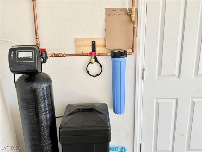 Building Photo - 1230 W Iguana St