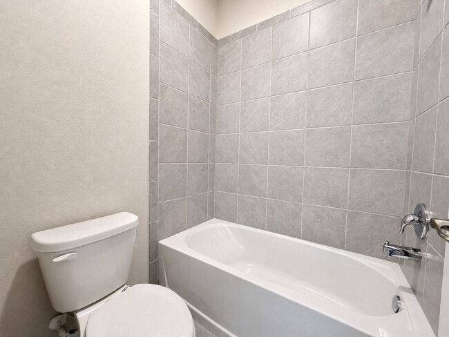 Building Photo - Family-friendly 4Bedroom/ 3Bath home in Park View at The Hills!