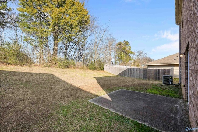 Building Photo - 313 Mertle Dr