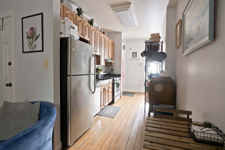 Primary Photo - 49 E Montgomery St