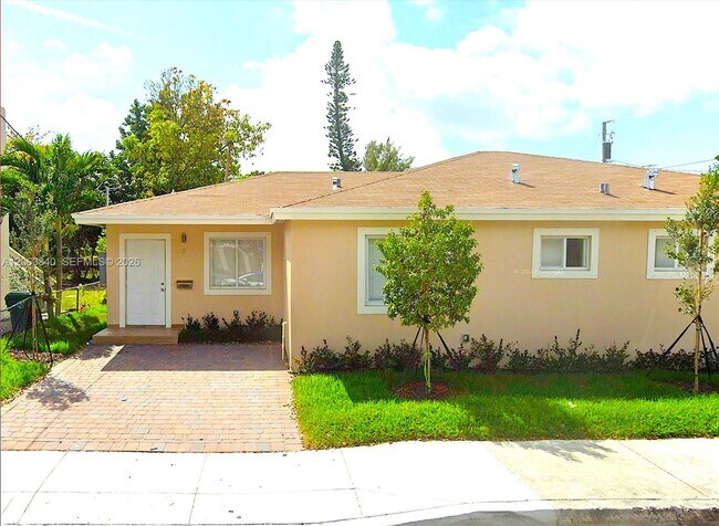 Building Photo - 4643 NW 15th Ct