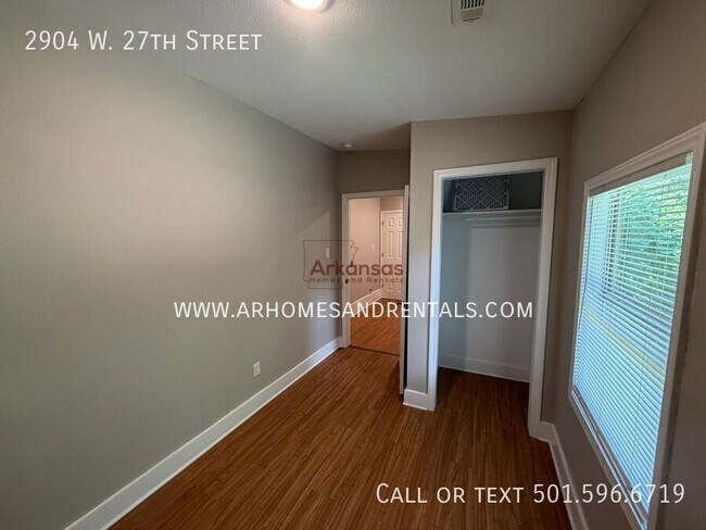 Building Photo - 2904 W 27th St