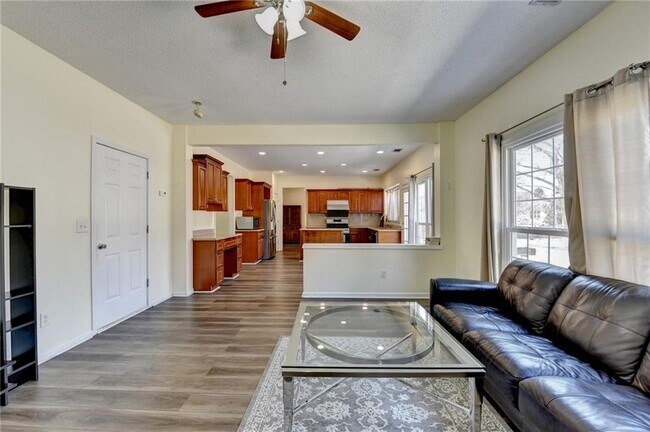 Building Photo - 435 Leasingham Way