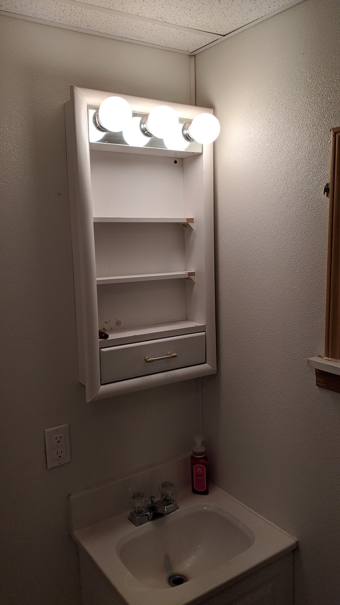 Building Photo - 904 Vine St