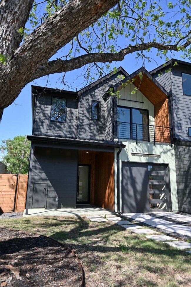 Primary Photo - South Austin Oasis