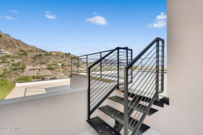 Building Photo - 6975 North 39th Pl