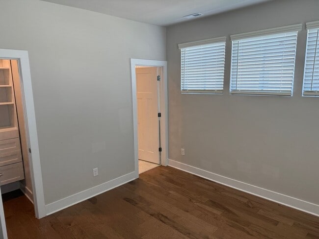 Building Photo - Beauitiful Home in the heart of Ballantyne!!