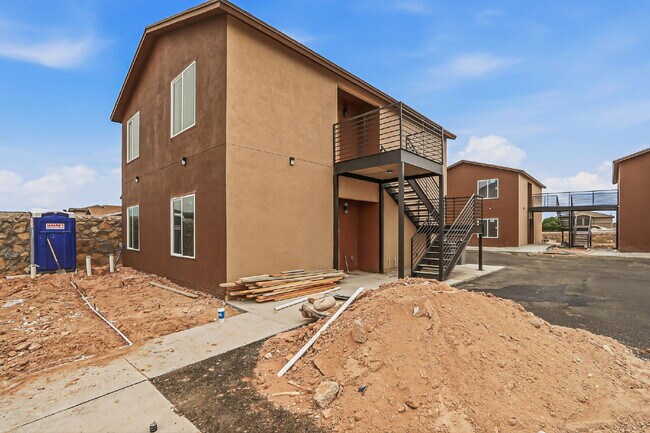 Building Photo - Brand new 2 bed 1 bath apartment in 79924