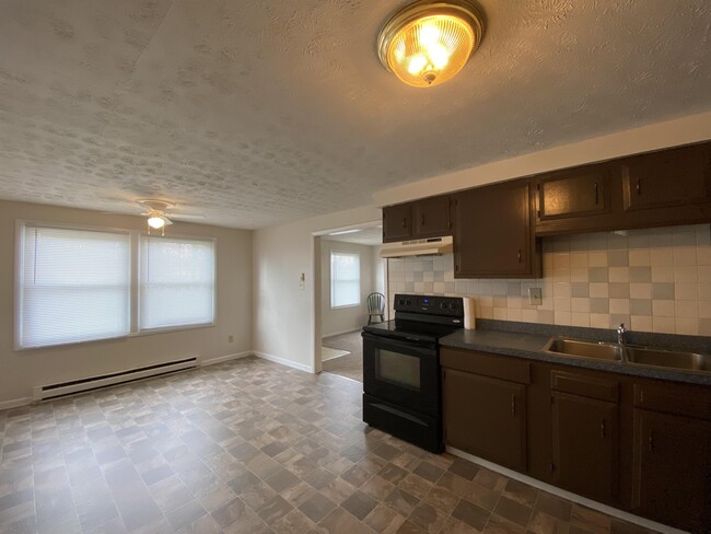 Building Photo - 2664 Pontiac St