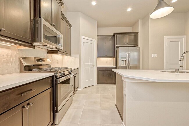 Building Photo - 493 Longleaf Pine Dr