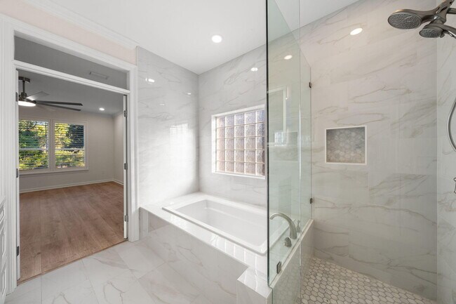 Building Photo - 255 Cll Escada