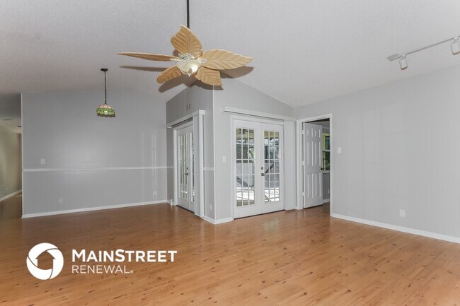 Building Photo - 6846 SE Raintree Ave