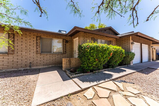 Building Photo - 5409 S Hazelton Ln