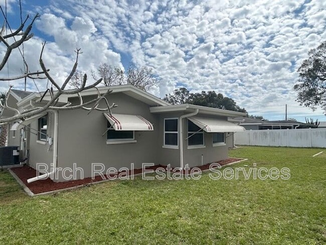 Building Photo - 1830 Lady Mary Dr