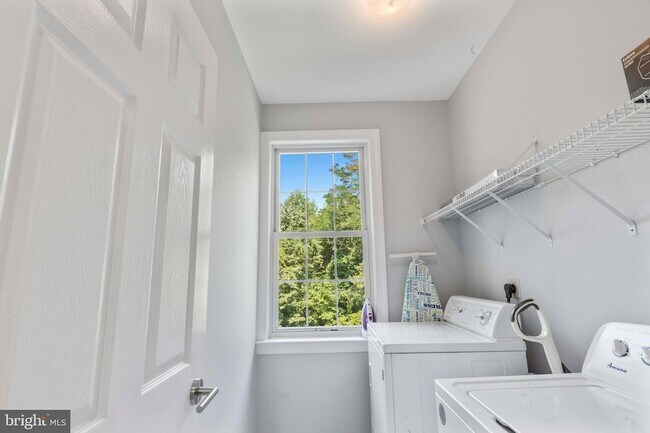 Building Photo - 12980 Highland Oaks Ct