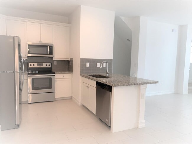 Building Photo - 11717 SW 13th Ct