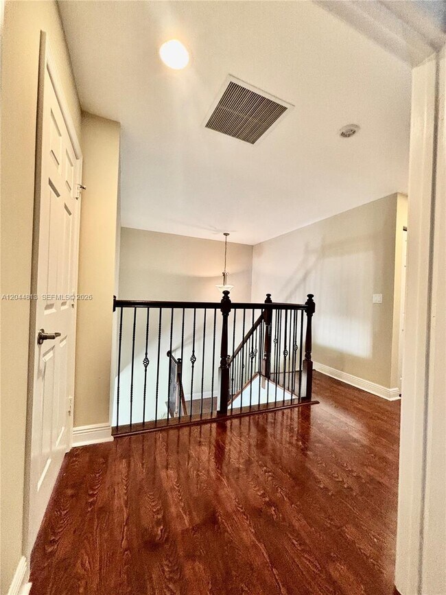Building Photo - 9109 Dupont Pl