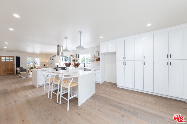 Building Photo - 3766 Valleybrink Rd