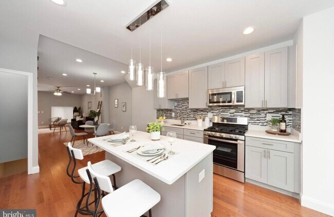 Building Photo - 41 N Linwood Ave