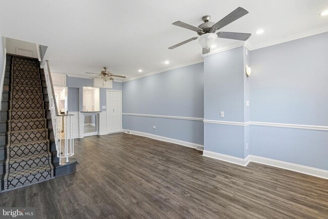 Building Photo - 2543 S Franklin St