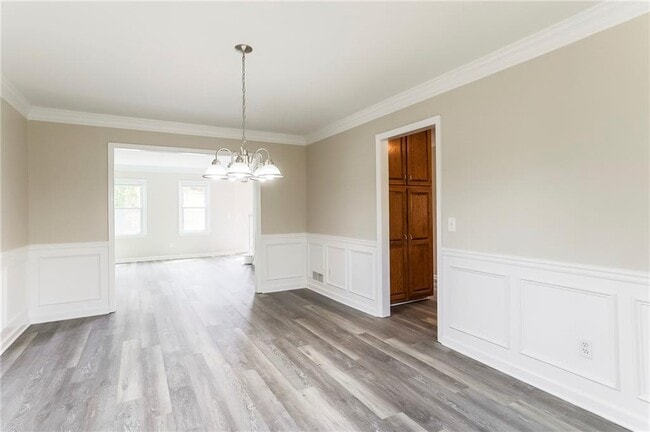 Building Photo - 2090 Breconridge Dr S W