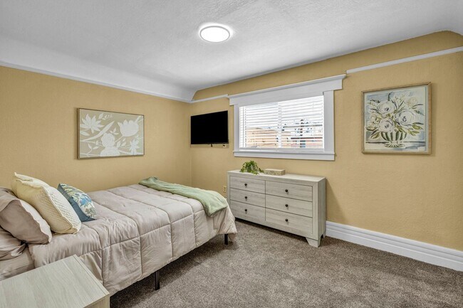 Building Photo - FULLY FURNISHED & BEAUTIFULLY REMODELED CLASSIC HOME NEAR UNR WITH UNBEATABLE I-80 ACCESS