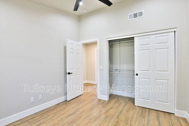 Building Photo - 644 S Jacob St