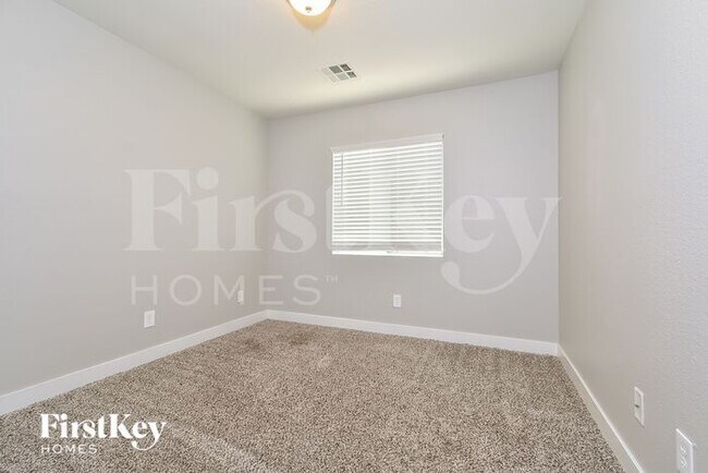 Building Photo - 5312 N Regena Rose St