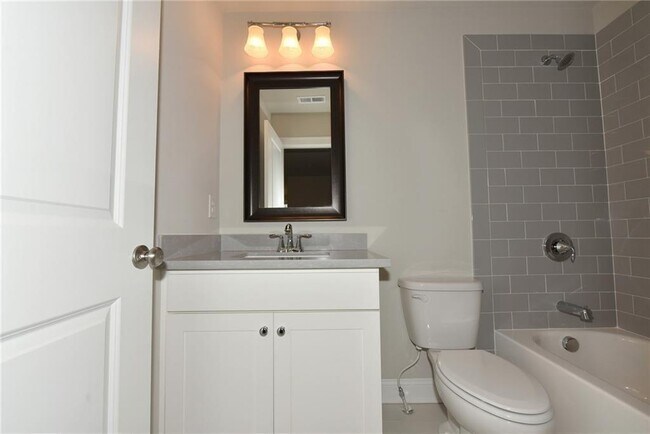 Building Photo - 5240 Cresslyn Rdg