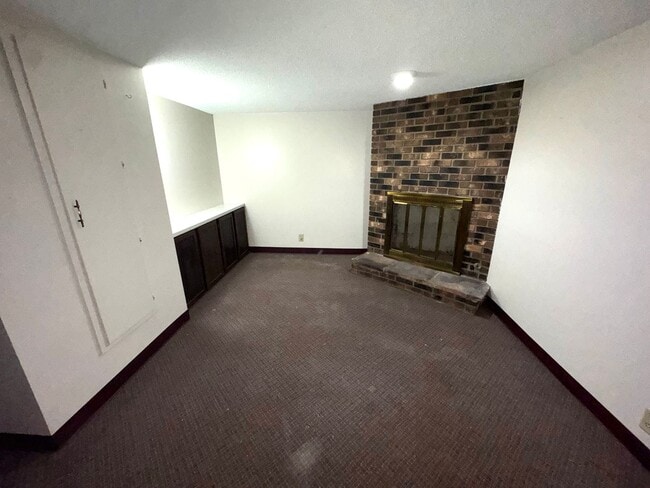 Building Photo - Main level house available for rent