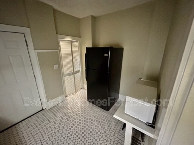 Building Photo - 205 Blackford Ave