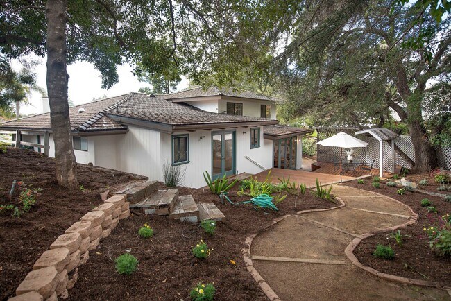 Building Photo - SPACIOUS SAN ROQUE HOME (CENTRAL AC)