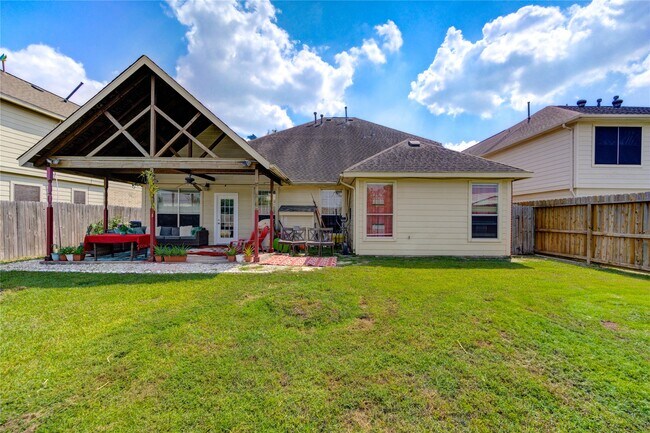 Building Photo - 14710 Kendallbrook Dr
