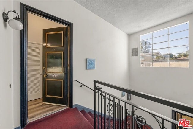 Building Photo - 10657 Holman Ave