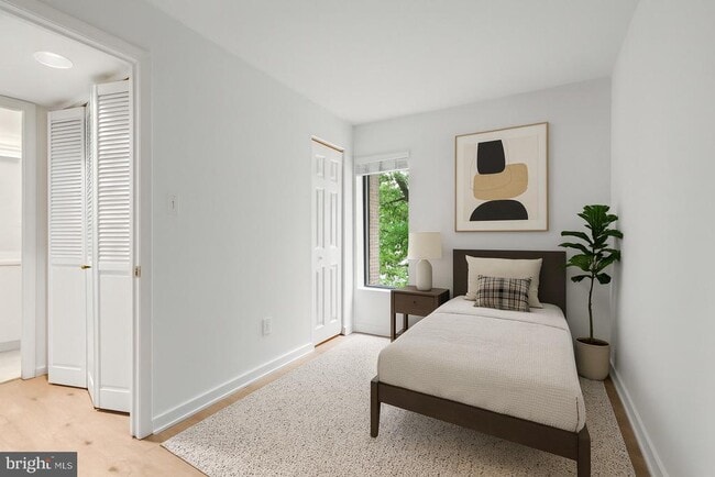 Building Photo - 601 24th St NW