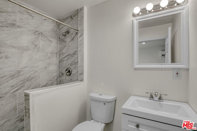 Building Photo - 7705 Baird Ave