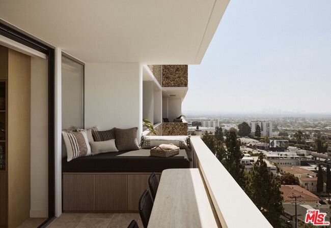 Building Photo - 8787 Shoreham Dr