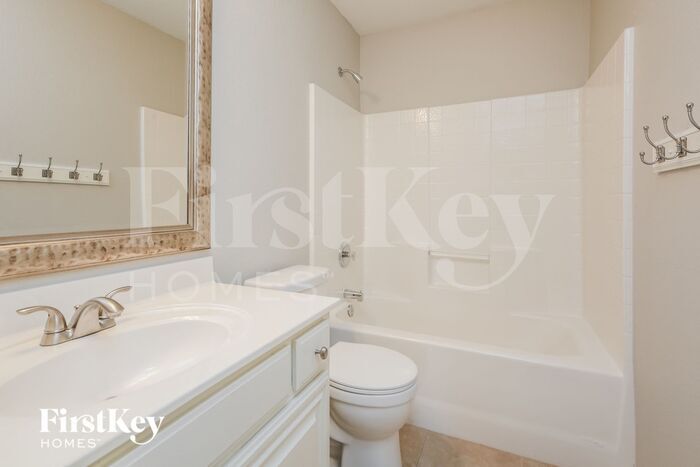 Building Photo - 10901 Braemoor Dr