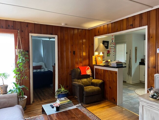 Building Photo - 3BR Close to the Heart of Normaltown