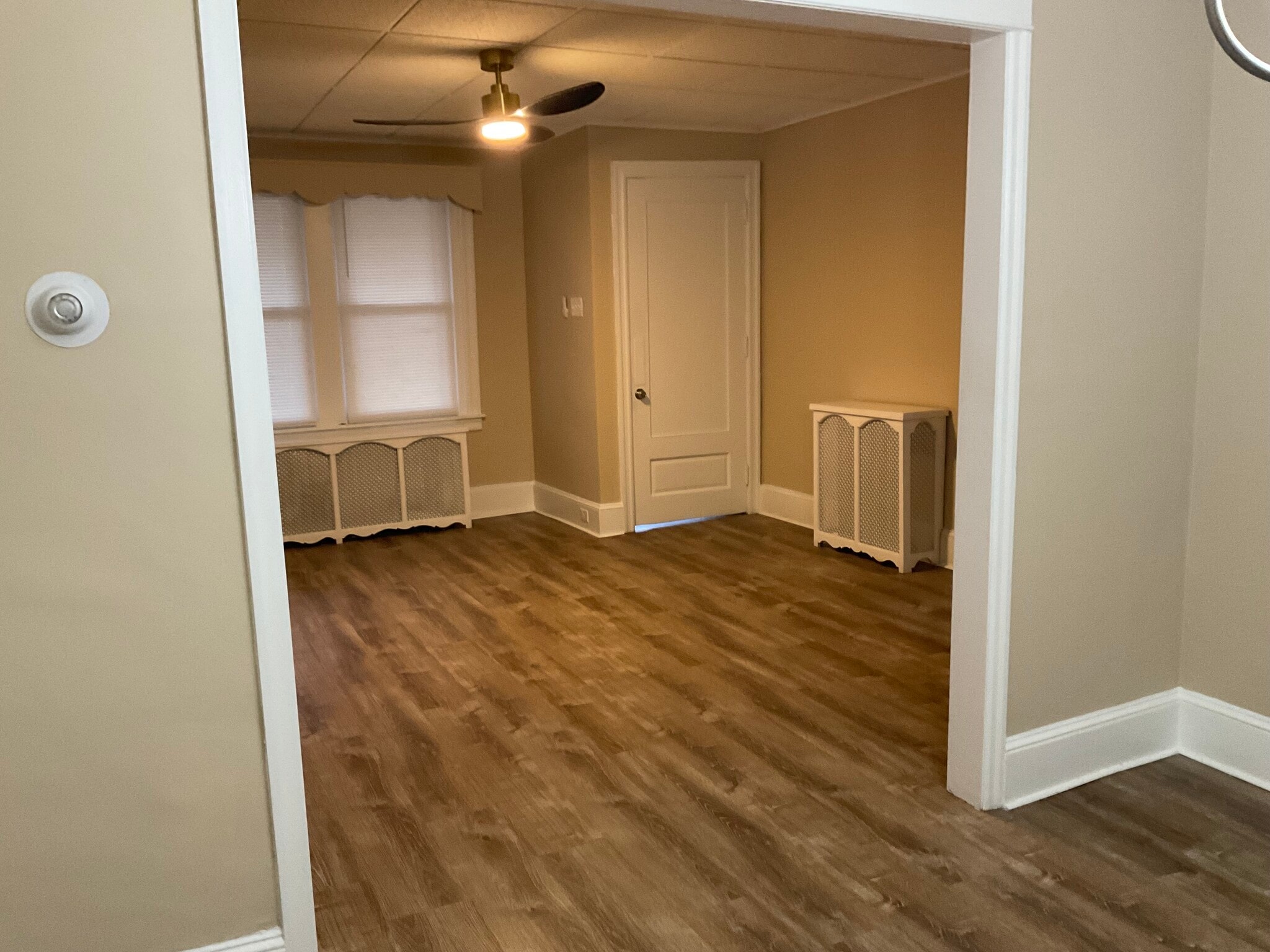 Building Photo - 348 N Simpson St