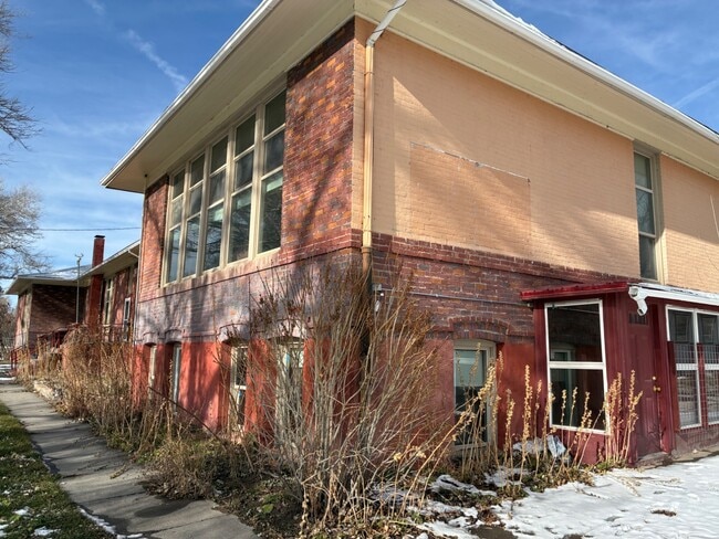 Building Photo - 424 W Market St