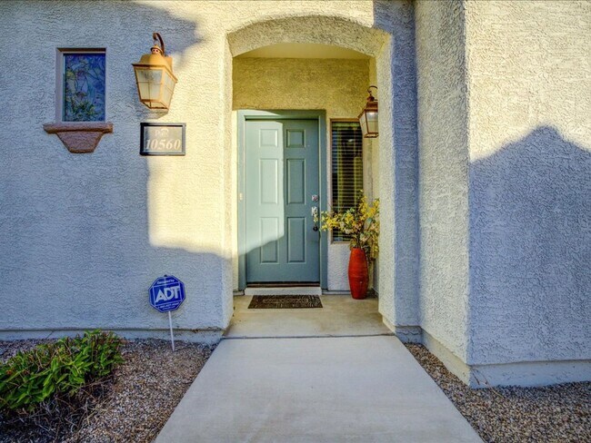 Building Photo - PROMO 1/2 OFF FIRST MONTH'S RENT!!*