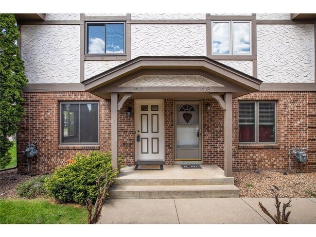 Welcome Entry - 1411 10th Ave E