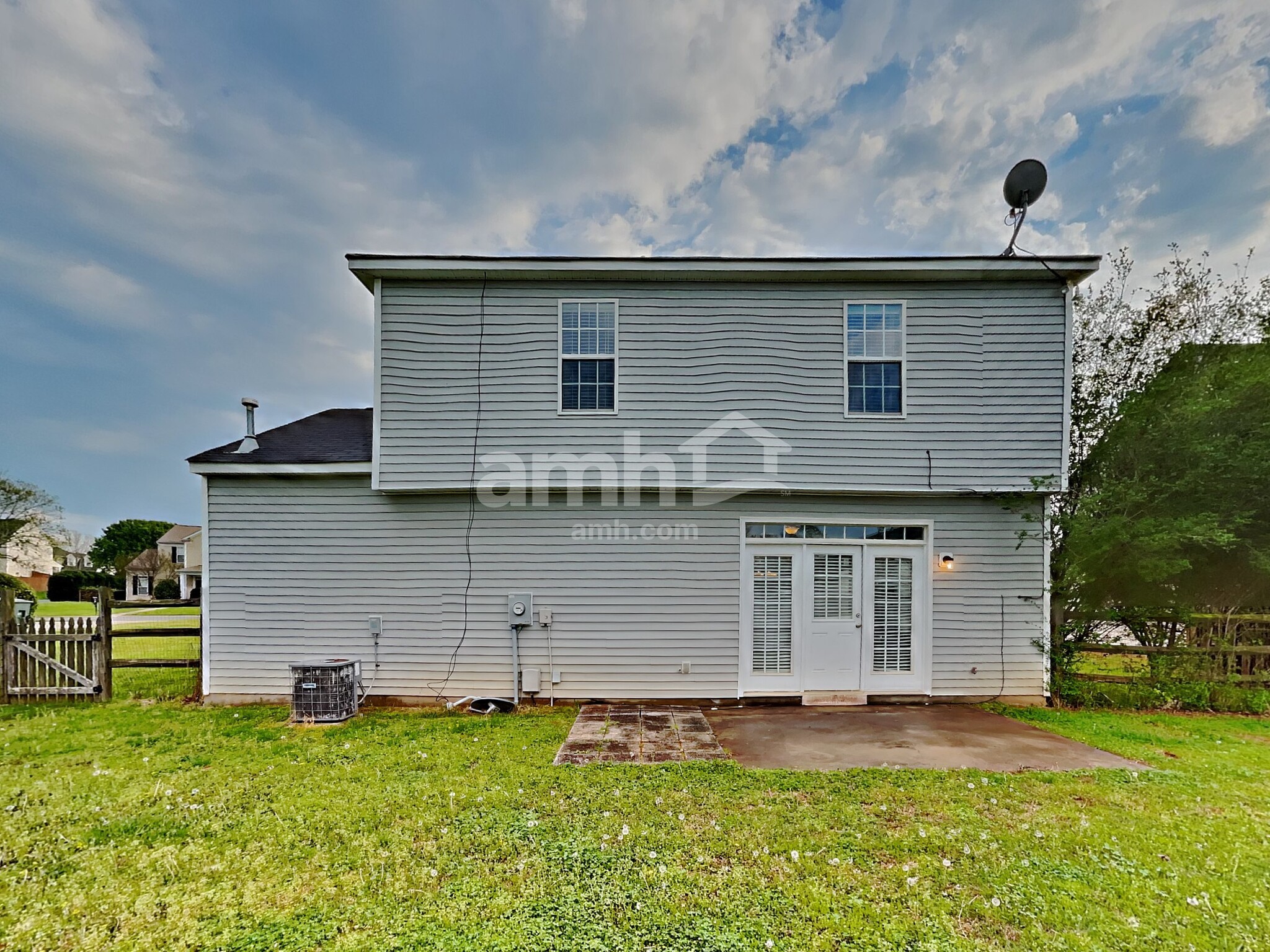 Building Photo - 117 Sawhorse Dr