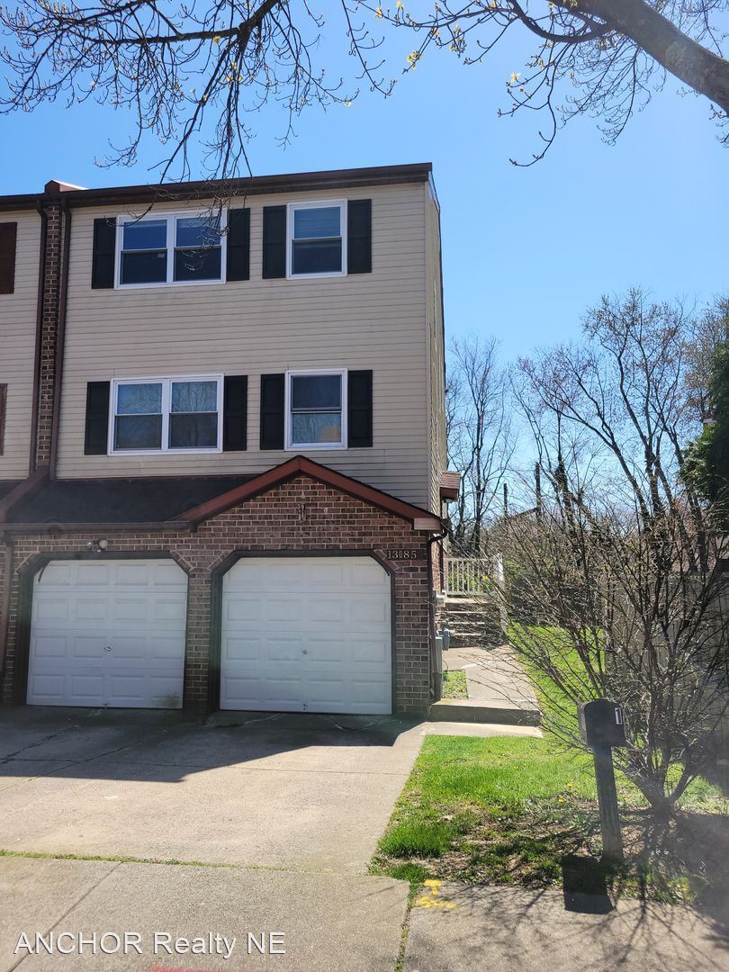 Building Photo - 13085 Blakeslee Dr