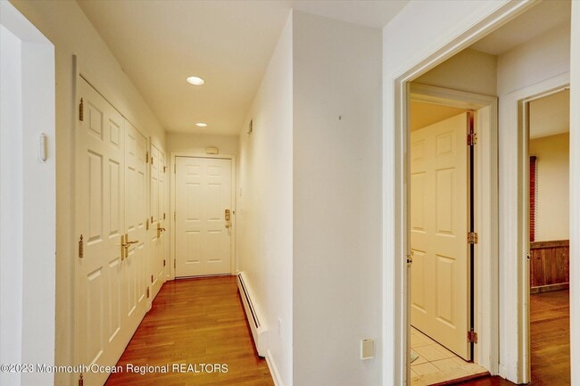 Building Photo - 84 Wickapecko Dr