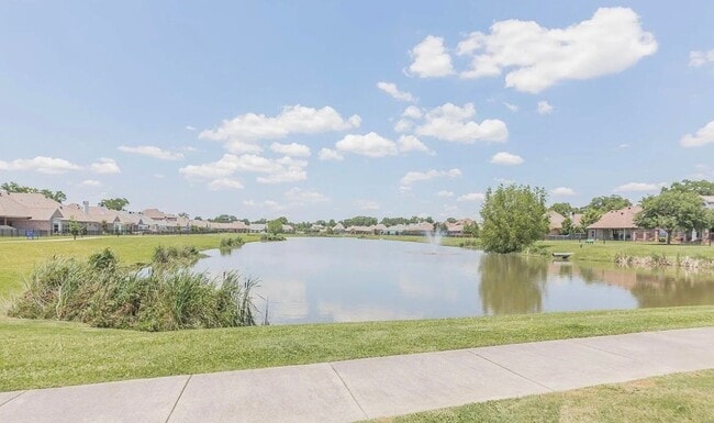 Building Photo - FOR RENT in LAFAYETTE!