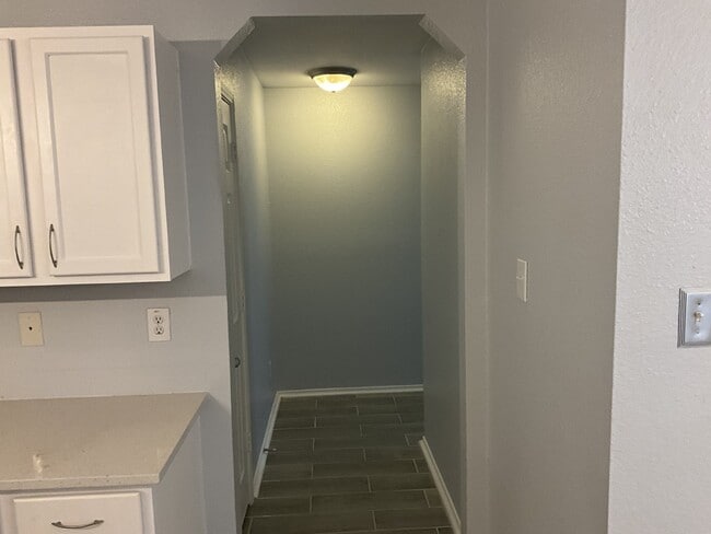 Building Photo - "Charming 3-Bedroom Haven in Selma with Granite Elegance!"
