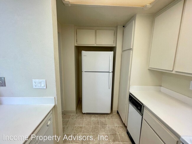 Building Photo - 2 br, 2.5 bath House - 4055 Crystal Dawn L...